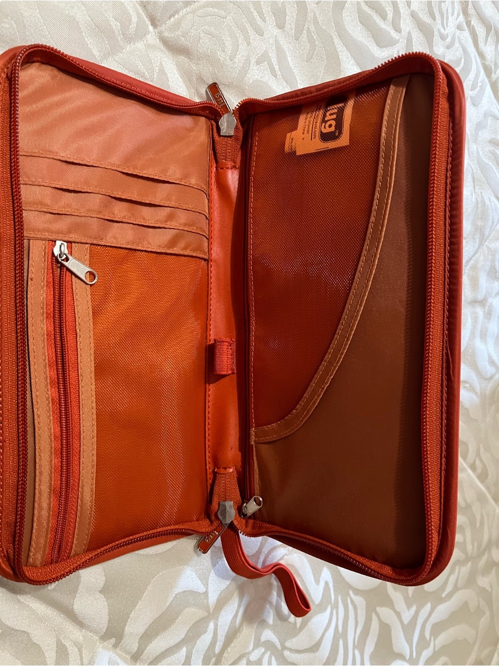 lug Quilted Orange-Red Wristlet wallet - Picture 2 of 3